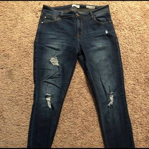 Excellent condition Kensie ripped jeans